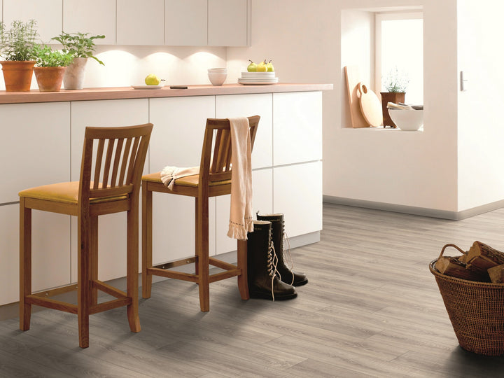 Mountain Grey Oak Plank 12mm AC4 Laminate Flooring laminate flooring detail