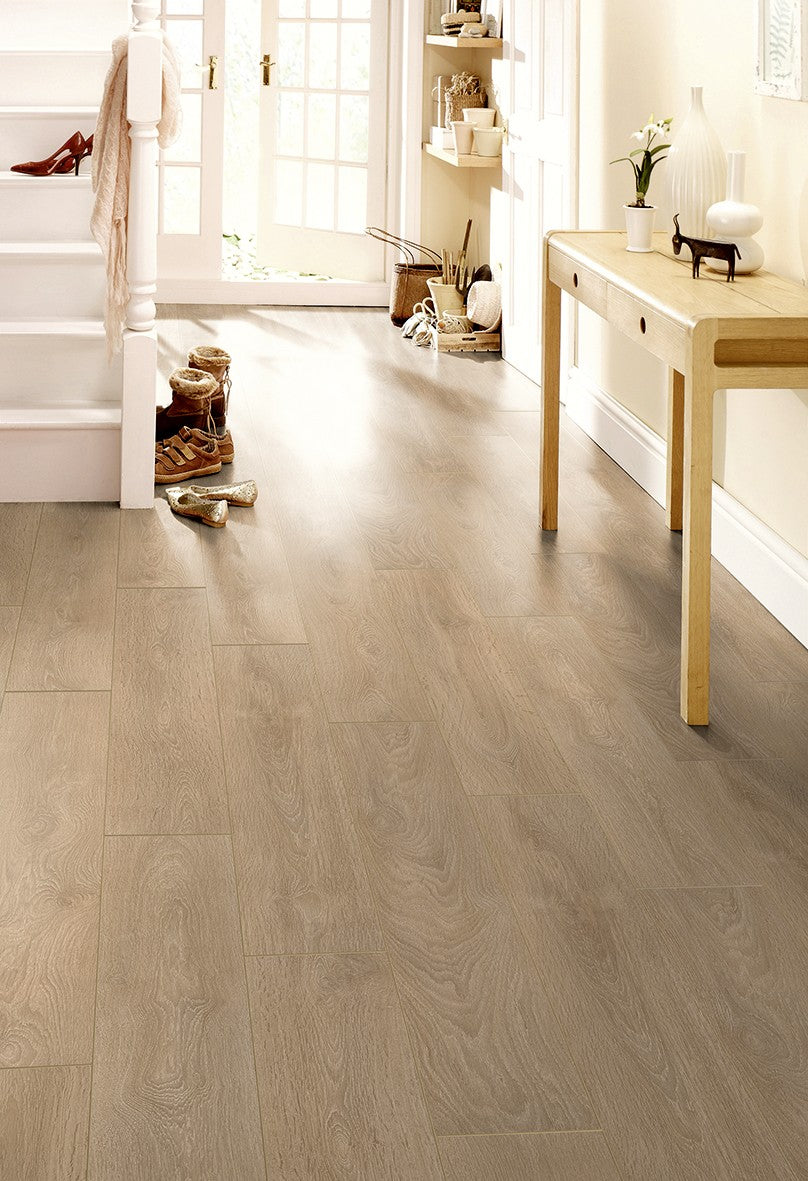 Light Brushed Oak 12mm AC5 Laminate Flooring laminate flooring detail