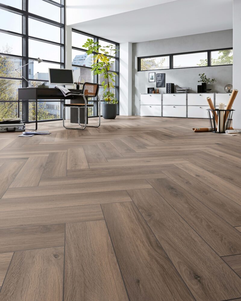 8Mm Herringbone 4V Ferrara Oak - 1.238M2 Pk  - Ac4 - Er Surface Finish - Lefts & Rights - 8 X 133 X 665Mm