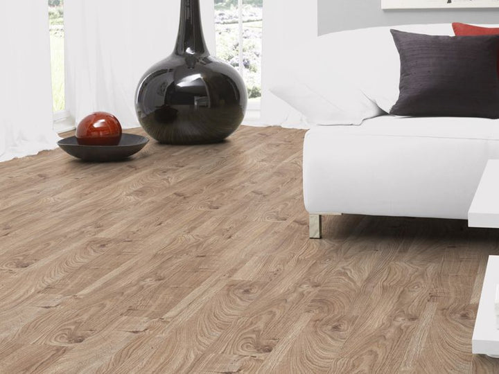 8Mm Dynamic Plus 4V Bracken Oak - 2.131M2 Pk - Ac4 - Er Surface Finish - 8 X 193 X 1380Mm