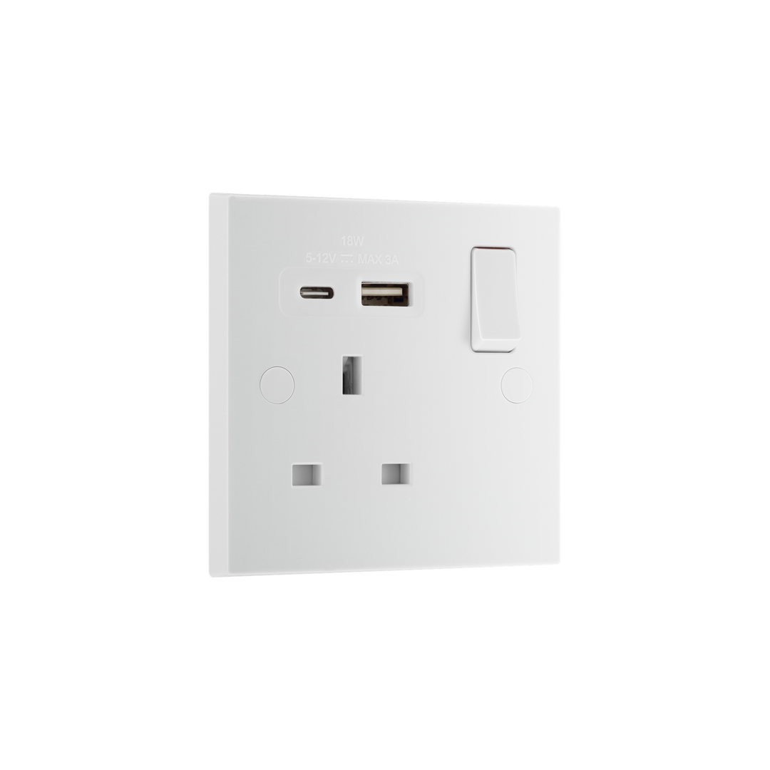 Single Switched Socket 13A with USB-A & USB-C 18W – Square Edge White – BG 921UAC18-01 angled view